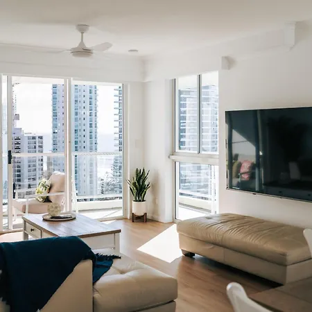 The Crest Apartments - Main Beach-3